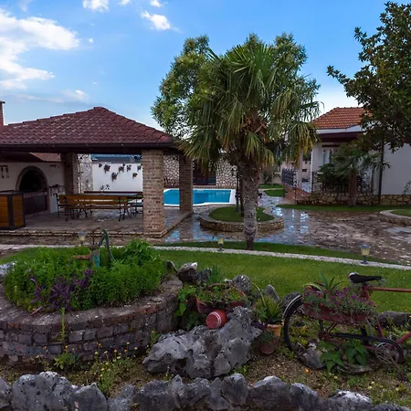 Villa Flower Garden *