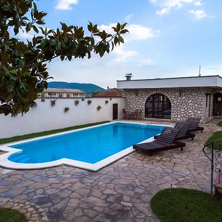 Villa Flower Garden Mostar