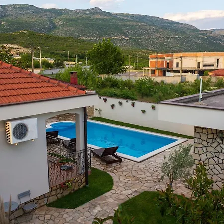 Flower Garden Villa Mostar